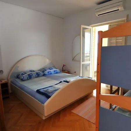 Gostinjska kuća Banana 3*