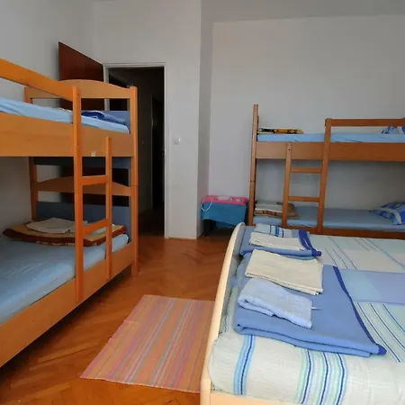 Banana Gostinjska kuća 3*