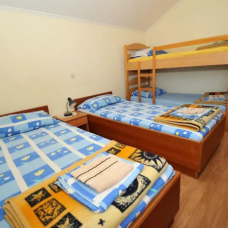 Pensionat Banana 3*