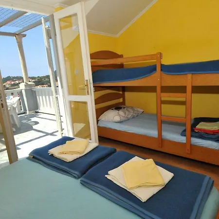 Gostinjska kuća Banana 3*