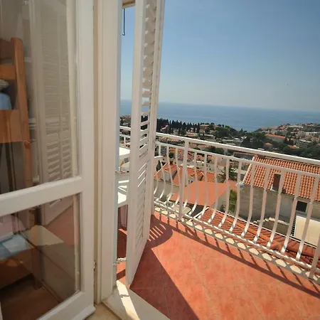 Banana Gostinjska kuća 3*